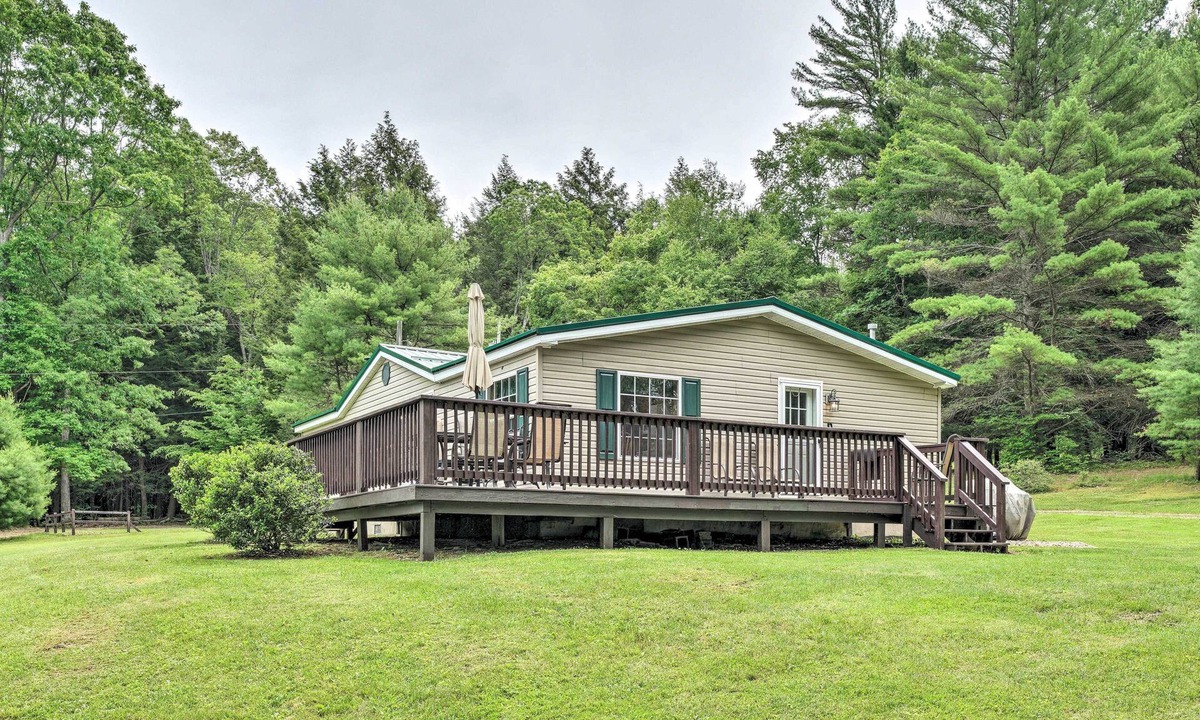 Benezette House | Deck, Fire Pit & Yard: Mountain Escape!