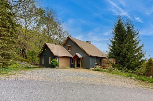 Seven Devils Ski Chalet | Diamond Ridge Getaway