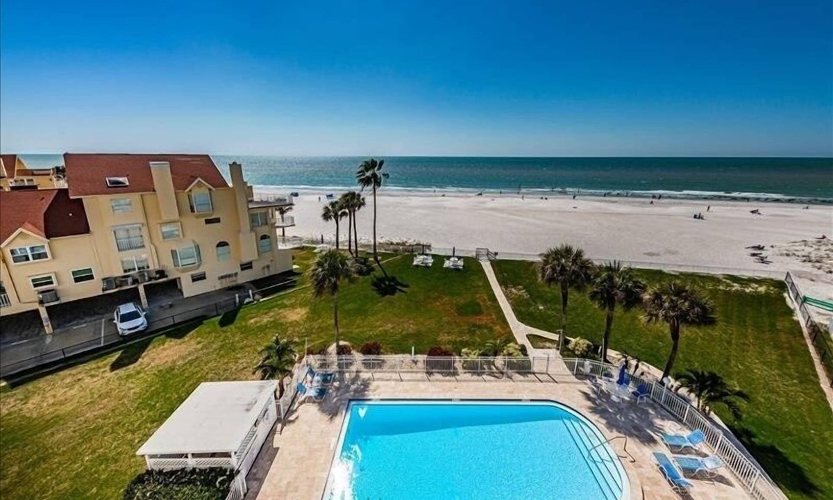 Sunset Reef Condo | Direct Gulf front unit with Breathtaking Views of the White Sandy Beach and Magnificent Sunsets~ LPT504