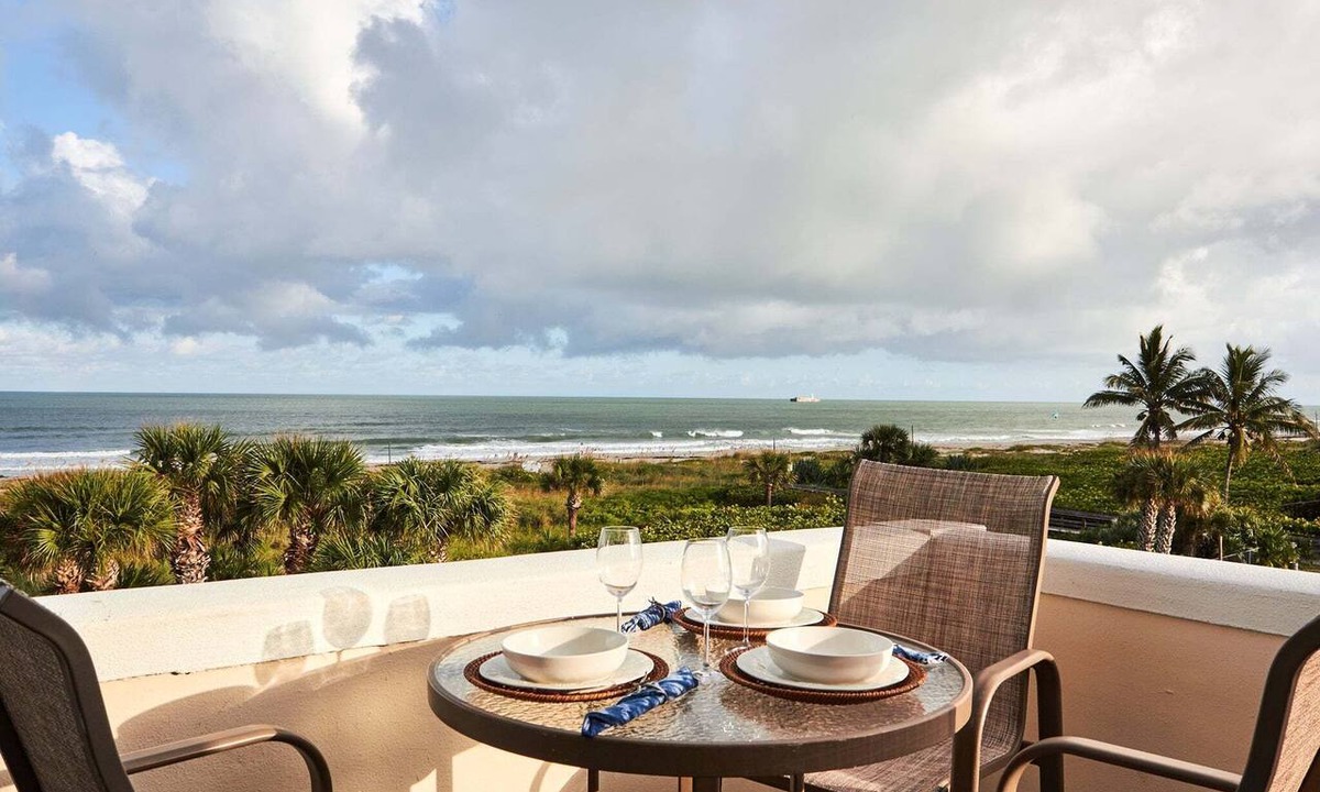 Cape Caneveral Beach Gardens Condo | Direct Oceanfront Condo W/Private Balcony, Heated Pool & Hot Tub! ☀️