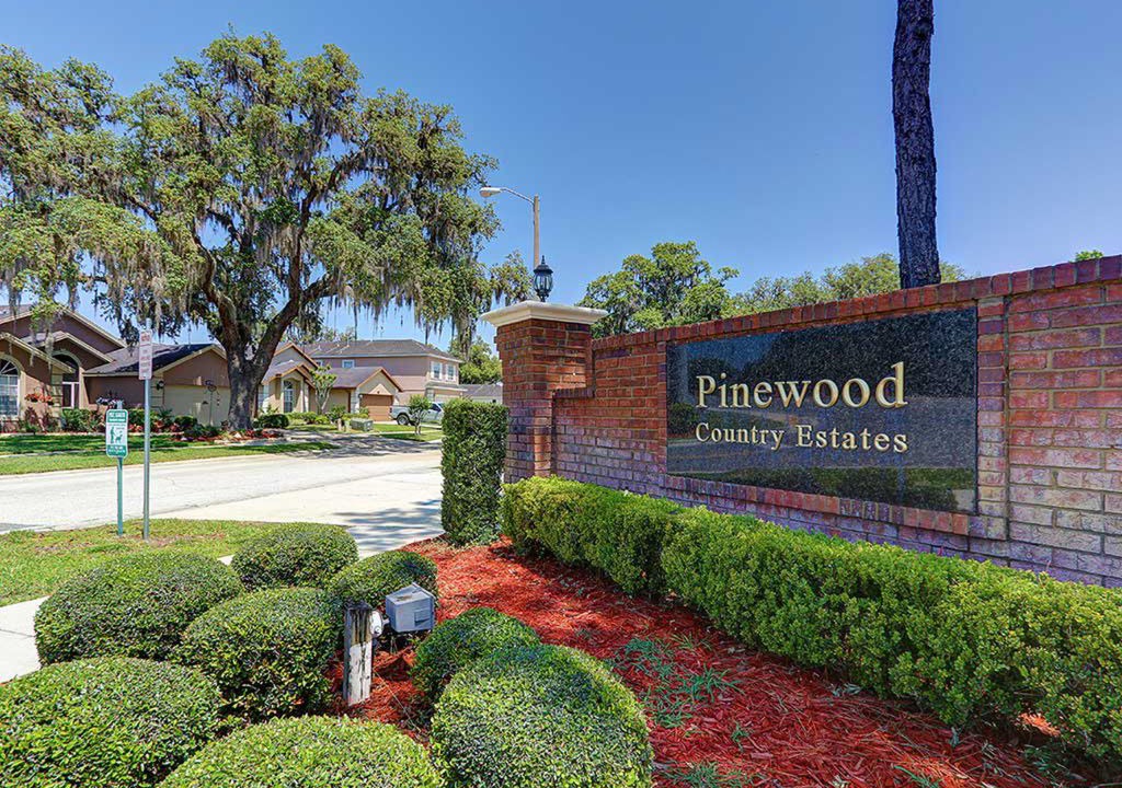 Pinewood Country Estates Villa | Disney Area 6 Bed Executive Villa with Pool and Lake Frontage