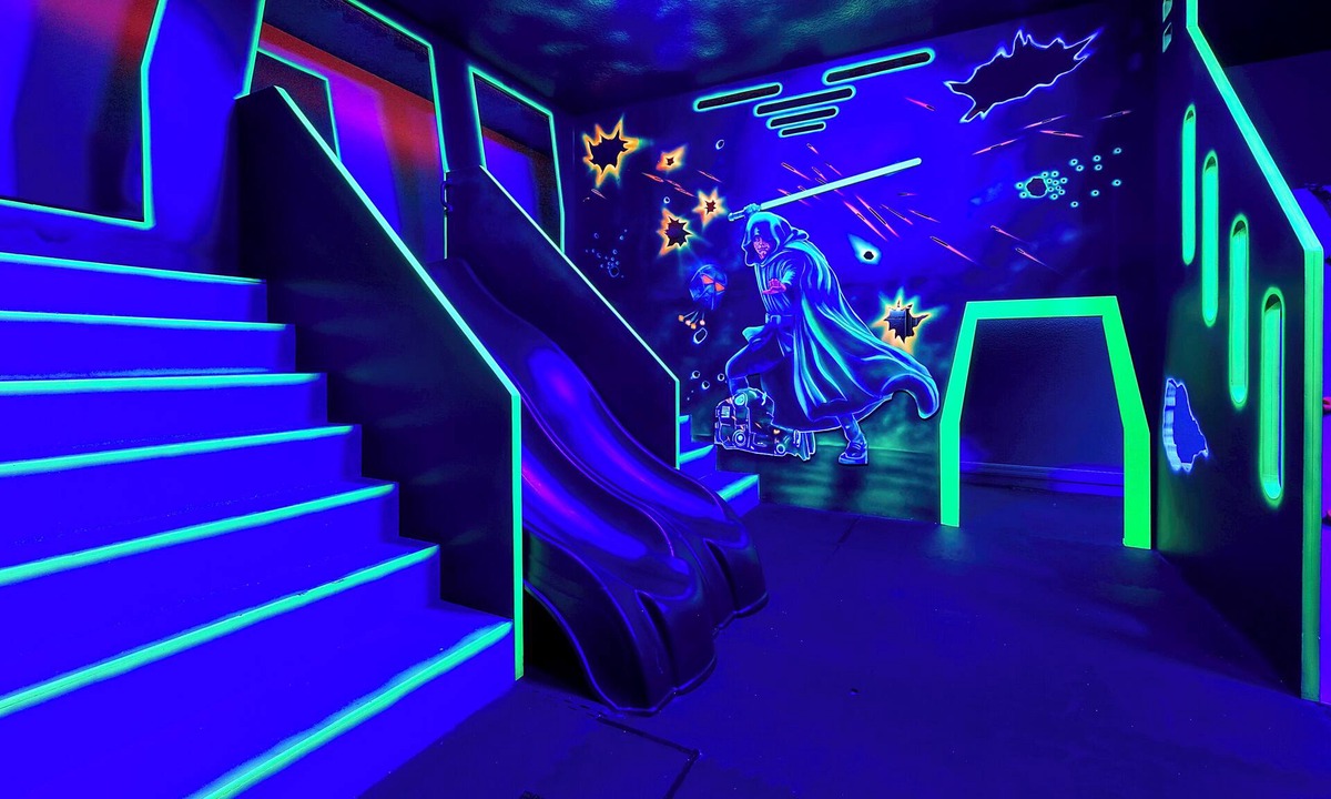Davenport House | Disney Villa: Private Pool, Star Wars, Waterpark