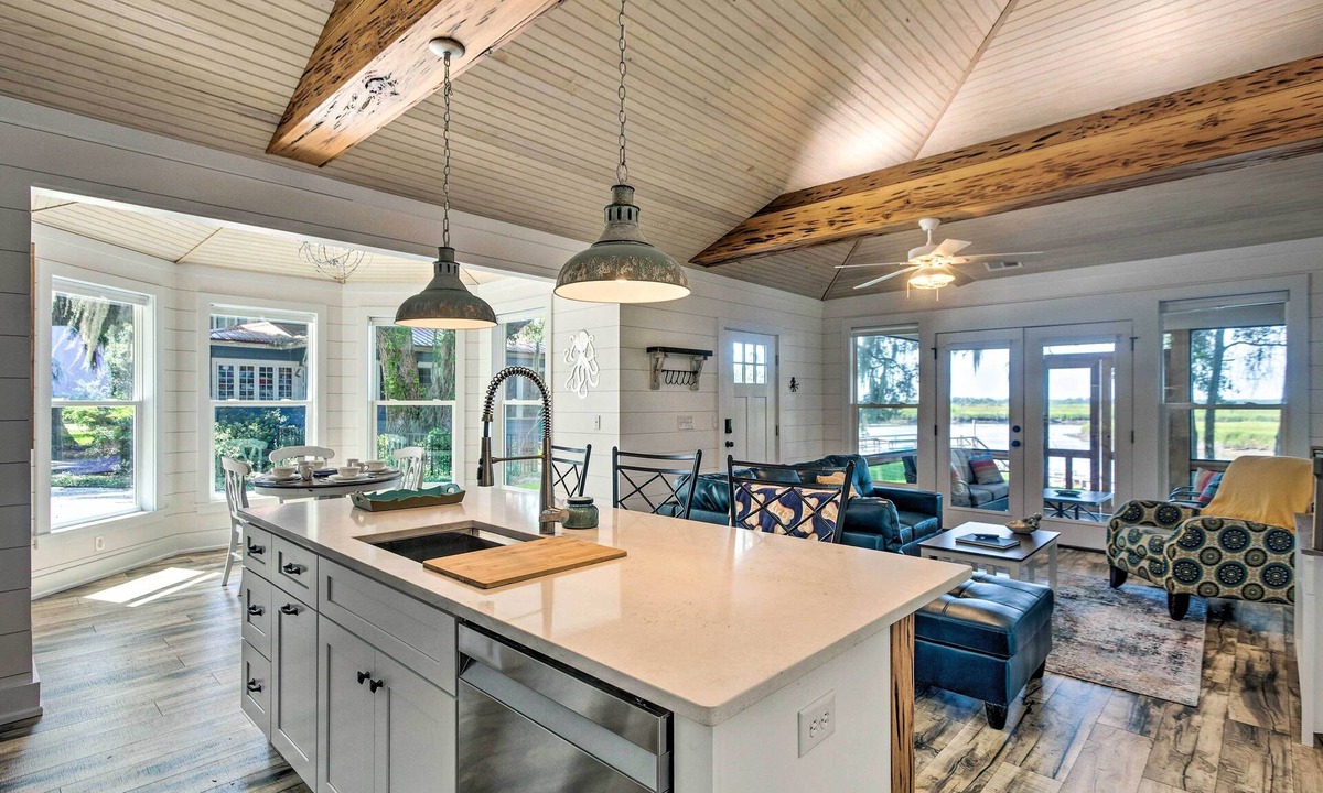 Darien Cottage | Dock, Altamaha River Access! Angler's Paradise