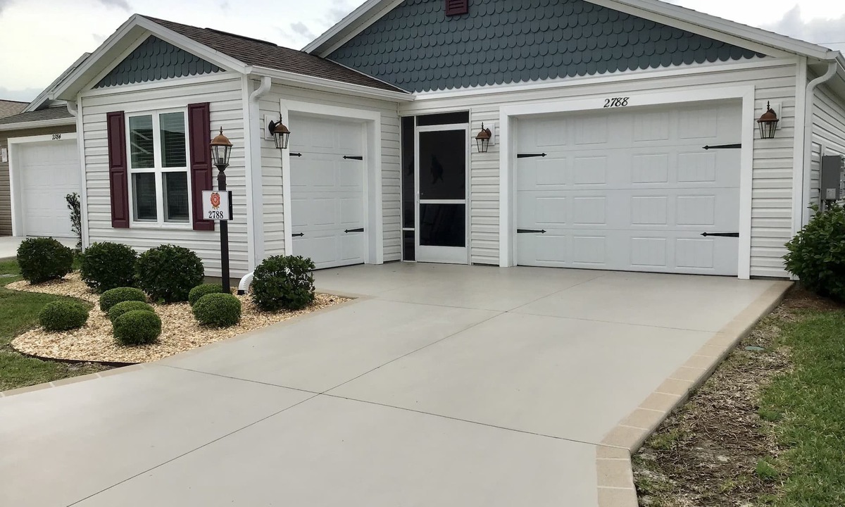 Wildwood House | Dog Friendly, GAS GOLF CART, BBQ, BICYCLES! January Cancellation Reduced Rent