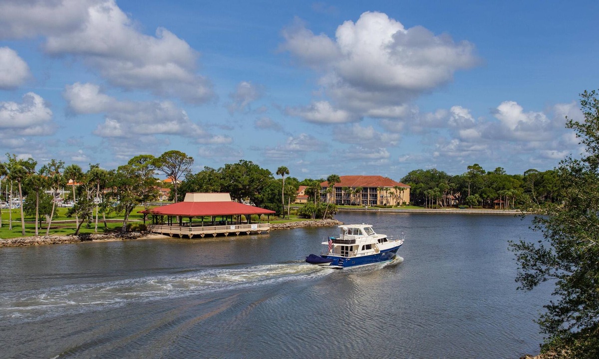 Palm Coast Condo | Dolphin Watch Three Bedroom Corner Condo in Yacht Harbor Village
