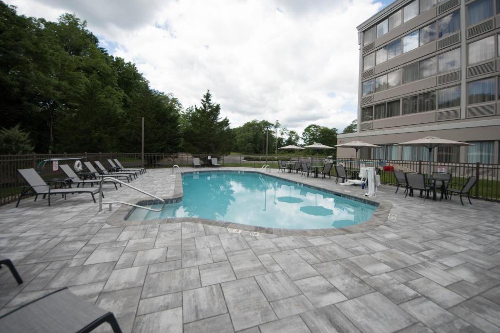 Tinton Falls Hotel | DoubleTree by Hilton Tinton Falls-Eatontown