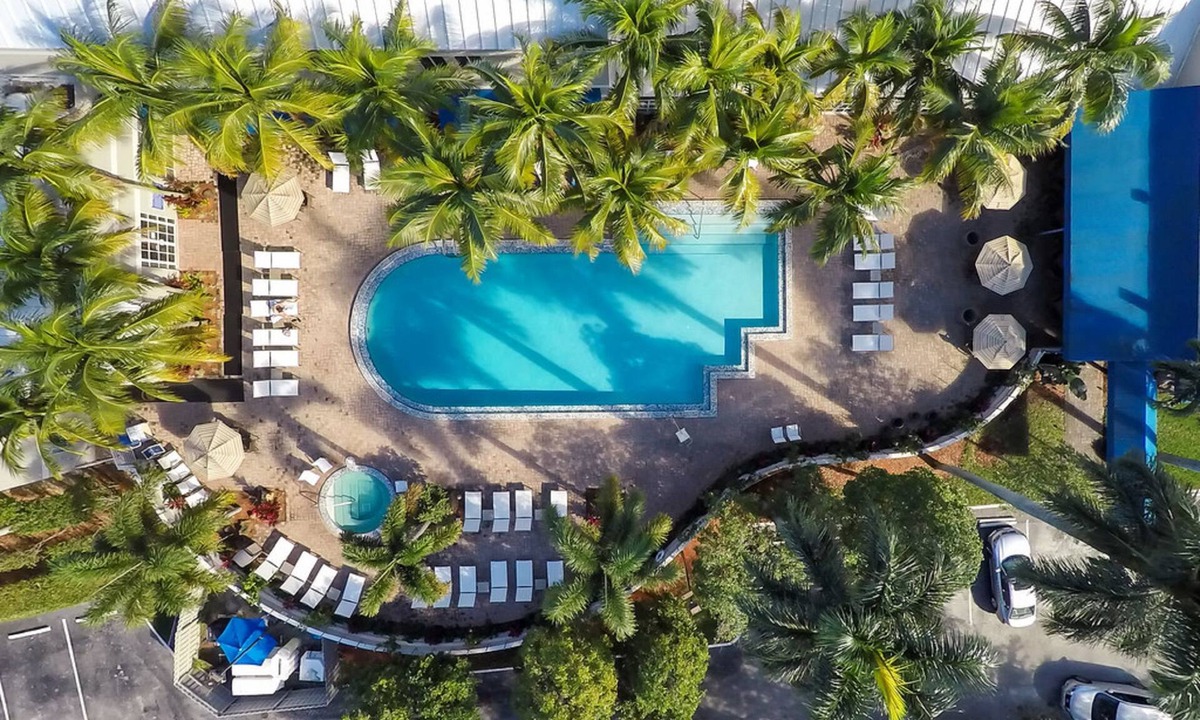 Deerfield Beach Hotel | DoubleTree by Hilton Deerfield Beach Boca Raton