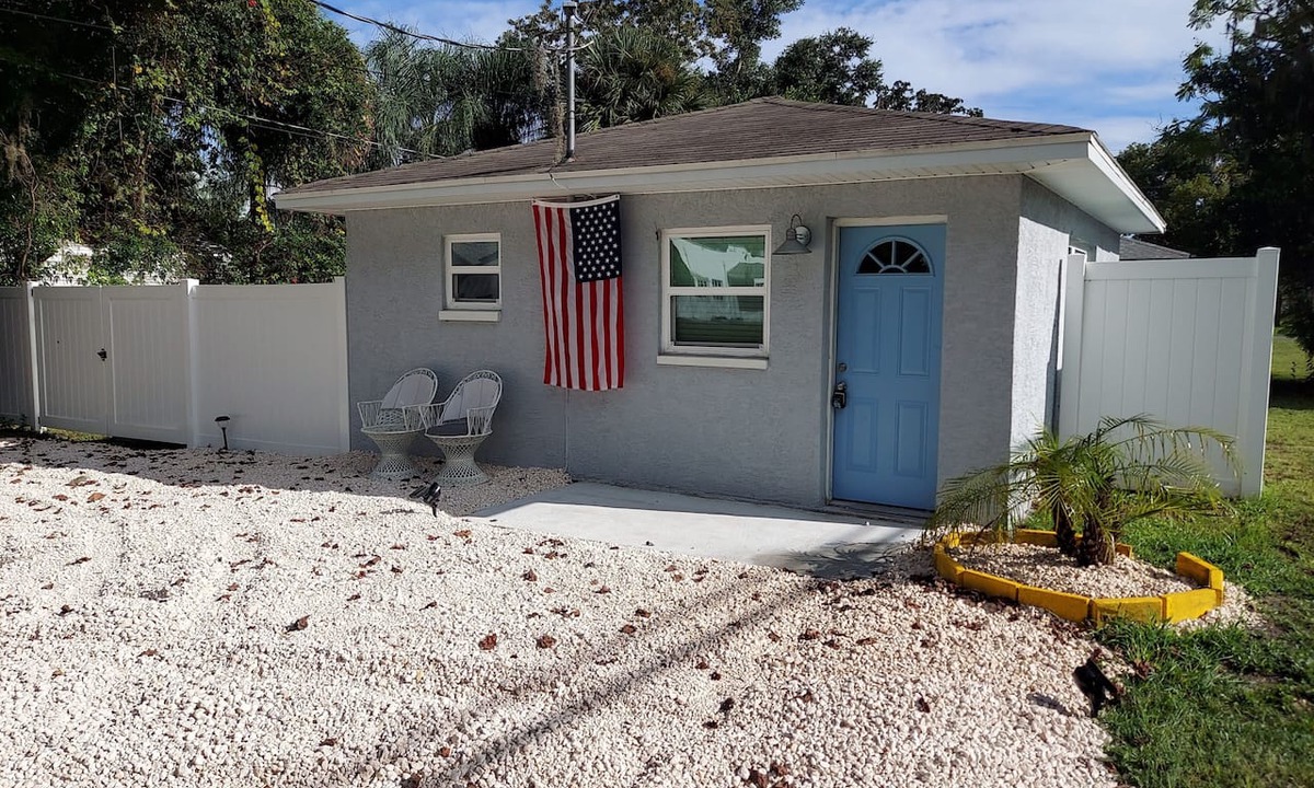 New Port Richey Apartment | Downtown New Port Richey Studio-Private Home!