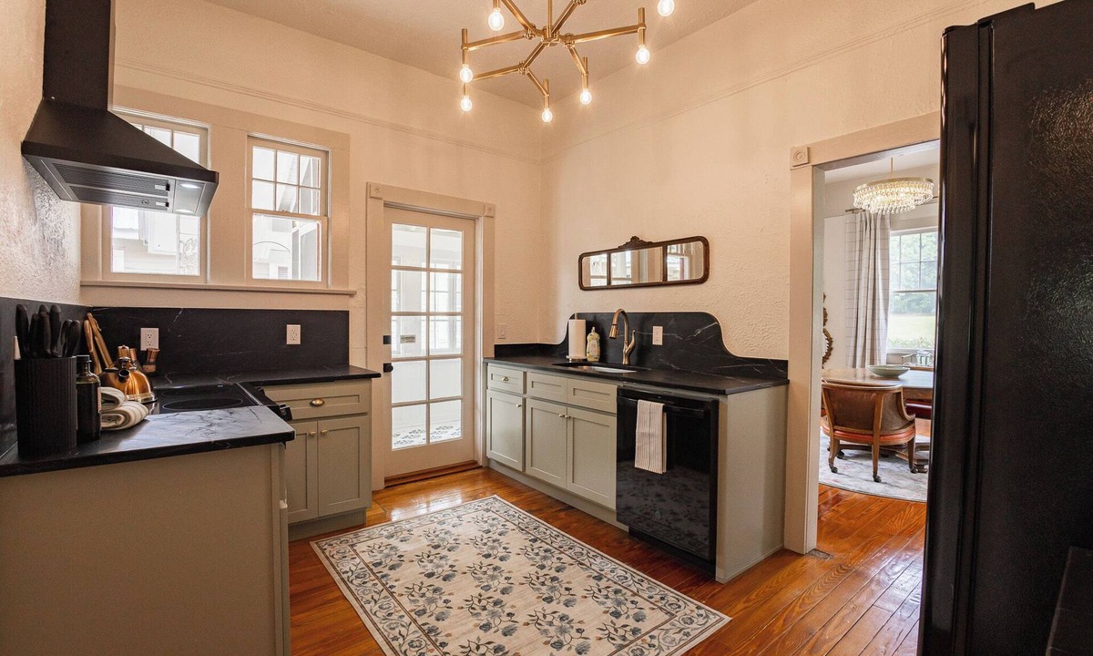 Historic District House | Downtown Vintage Gem