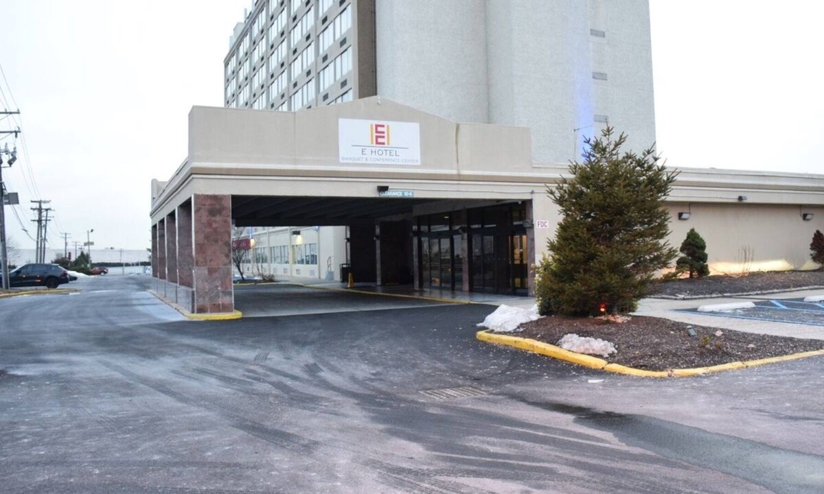 Hopelawn Hotel | E Hotel Banquet & Conference Center