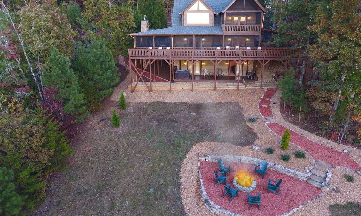 Mineral Bluff Cabin | EAGLES BREEZE ON BEAR MOUNTAIN RIDGE DON'T MISS OUT ON THIS AWESOME VIEW
