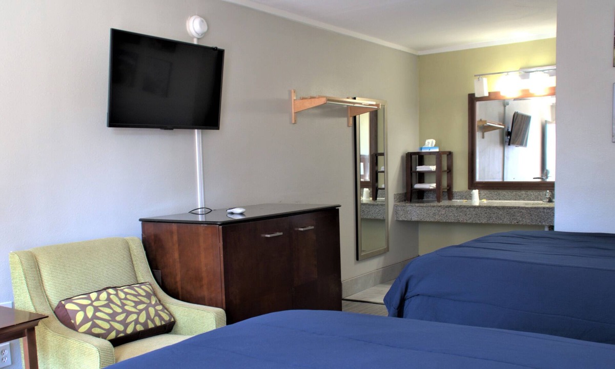 Daphne Hotel | Eastern Shore Motel