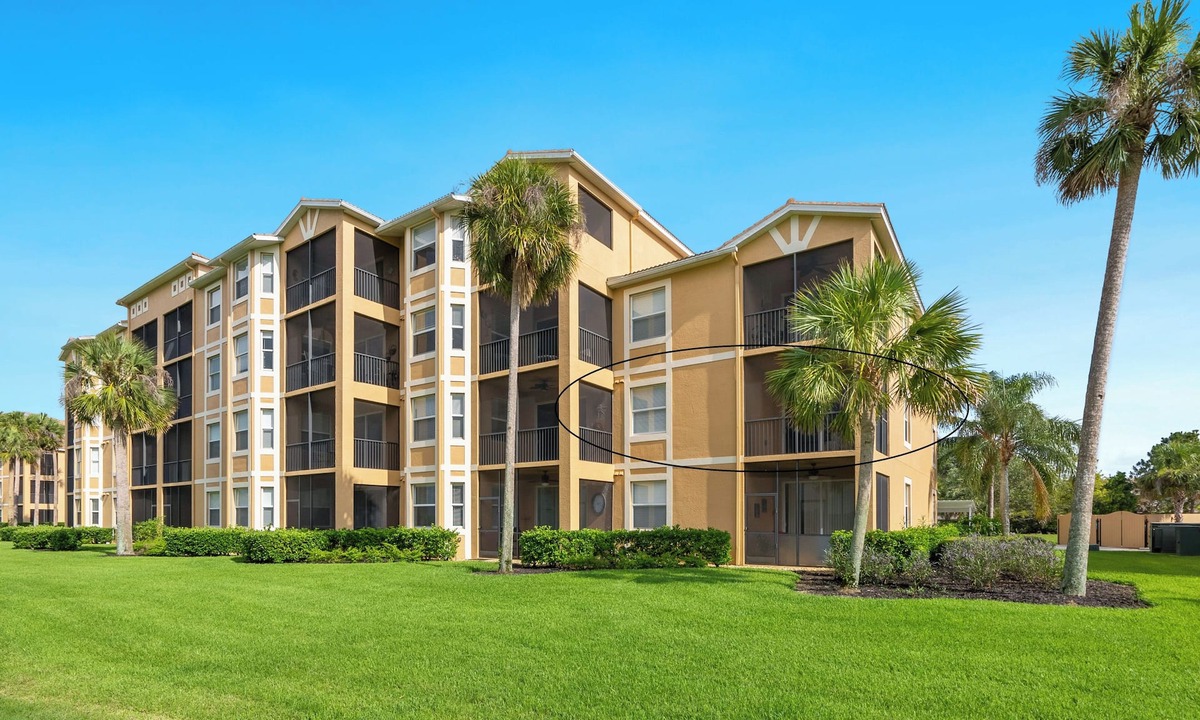 Braden River Condo | Elegant 2-bedroom Condo with Picturesque Pond and Golf Course Views