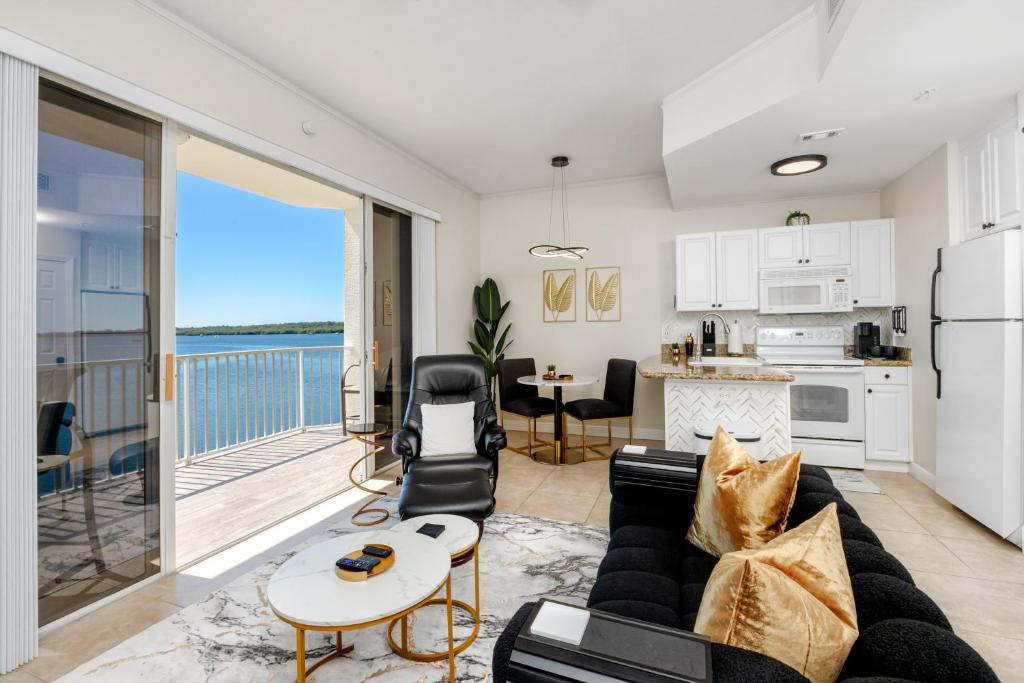 St. Petersburg Apartment | Elegant Waterfront Place for Two/Boca Ciega Resort