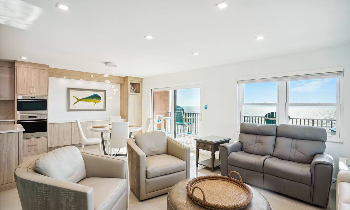 North Redington Beach Condo | Emerald Isle 403-Premier Unit, Breathtaking Views