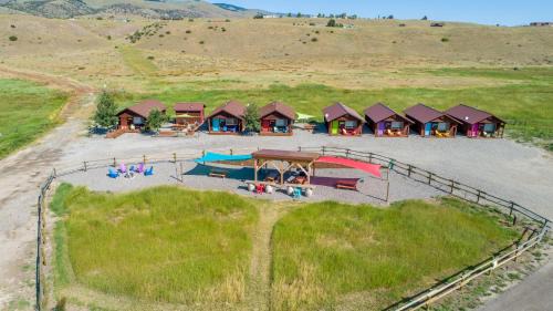 Emigrant House | Emigrant Cabins Tiny cabin near Yellowstone