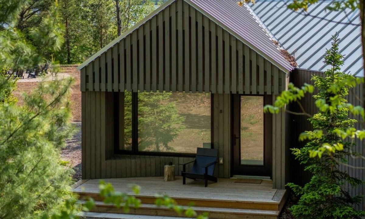 Algonquin Highlands Cabin | Enchanted Eight at Dimensions | Cabin Eight | Meals Included