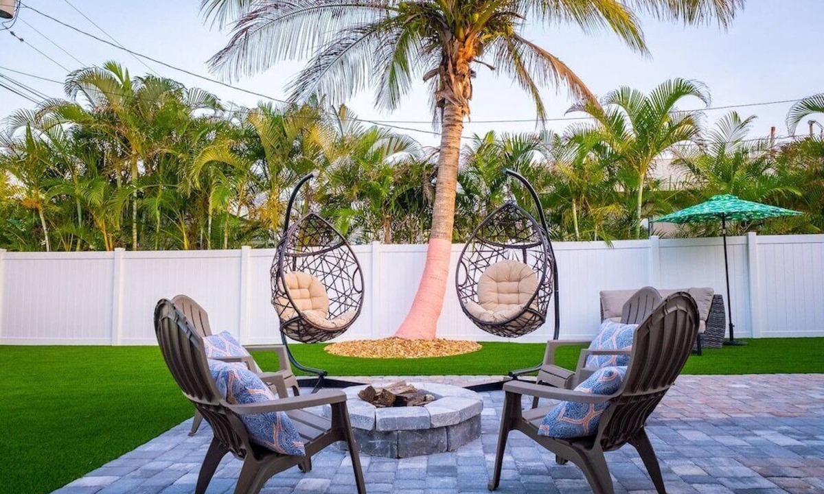 Cleggmoor House | Entire Home Beach Vibes Game Room Pets Welcome