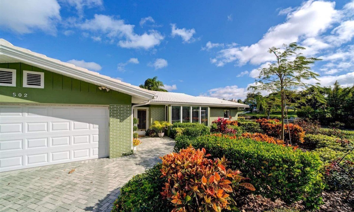Harbor Bluffs House | Expansive water views at Belleair Beach - dock your boat, kayak, & have fun here