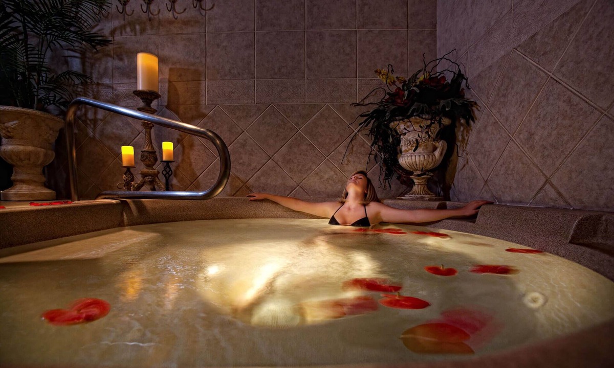 West Kissimmee Resort | Experience magic, just a 9-min drive away from Walt Disney World