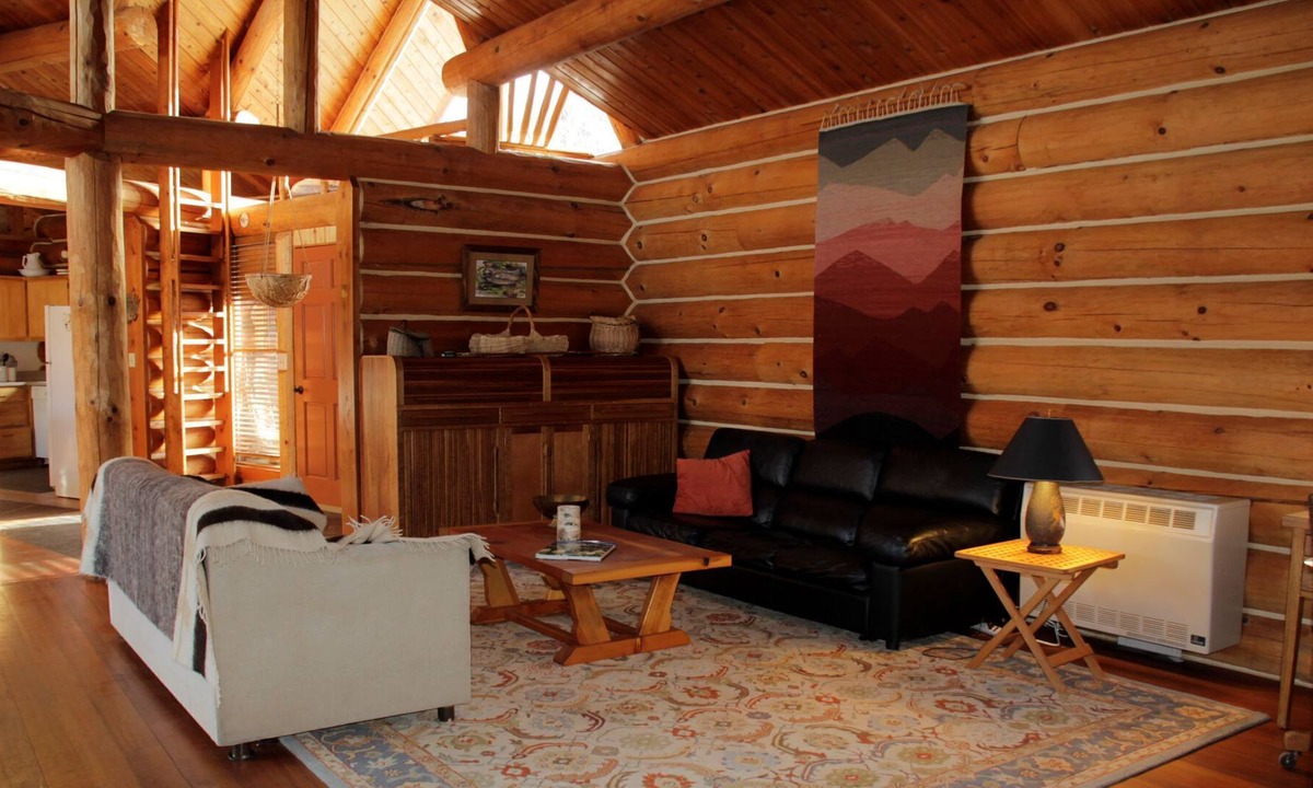 Polebridge House | Experience nature's call deep in your heart's core!
