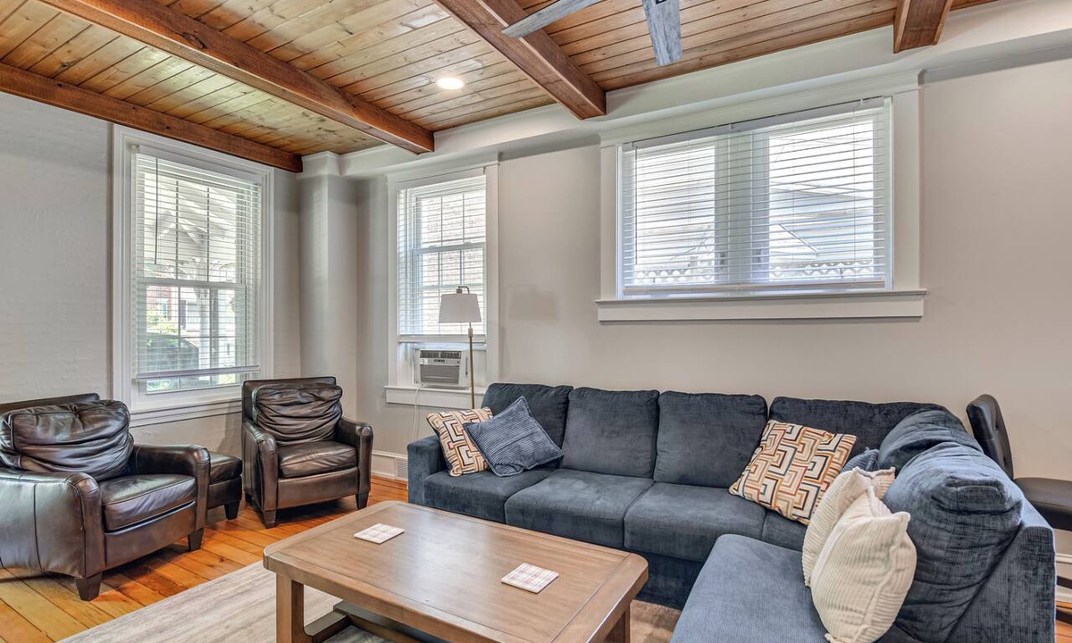 West Chester House | Explore Dtwn & WCU! Walkable West Chester Getaway