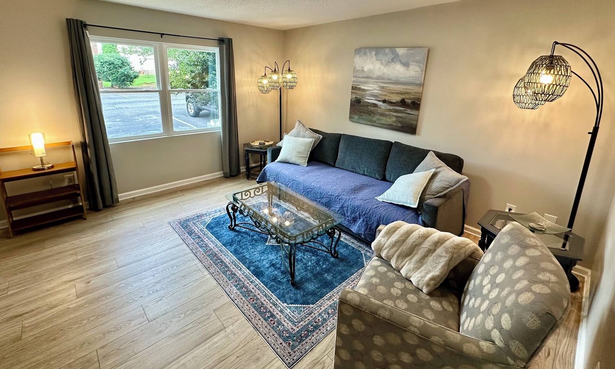 Hickory Apartment | Extended Stay NE Hickory 2 Bed, 1.5 Bath, Workspace, Washer Dryer,