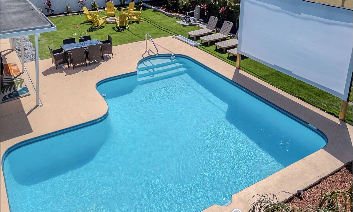 Seminole House | FamilyParadise.Pool+Projector.Sleeps22.10minutes2BeachStrip