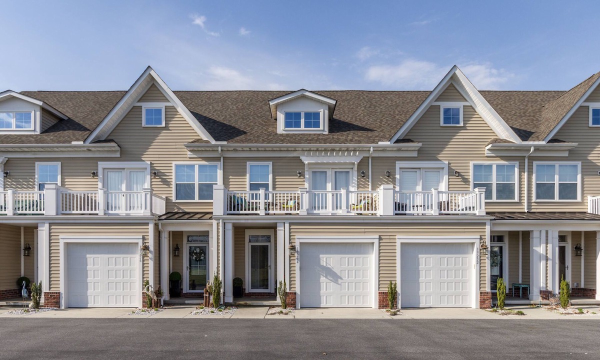 Villages of Five Points House | Farros Alley - Townhouse in the amenity filled Villages of Five Points!