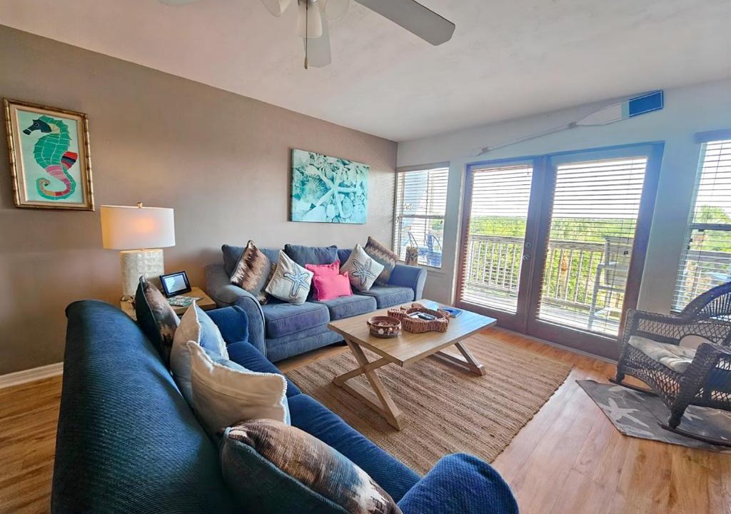 Cedar Key Apartment | Fenimore Mill 7B - Pool, Hot Tub, Private Beach!