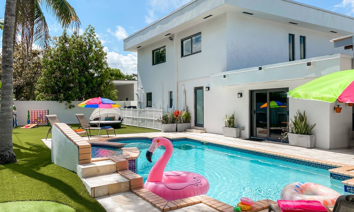 Ludlam House | FIFA Perfect | Villa Palma: Heart of Miami | 5 min to Miracle Mile