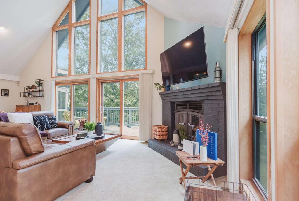 The Woods Ski Chalet | Fireplace Fire Pit Covered Porch & Resort Access