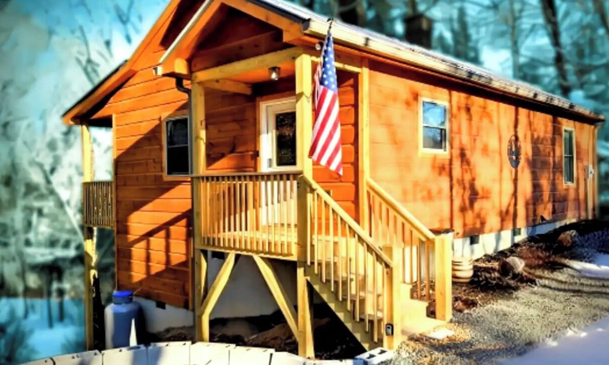 Murphy Cabin | Fireside Haven: 2BR/2BA, Arcade, Smokies Views, Near Town