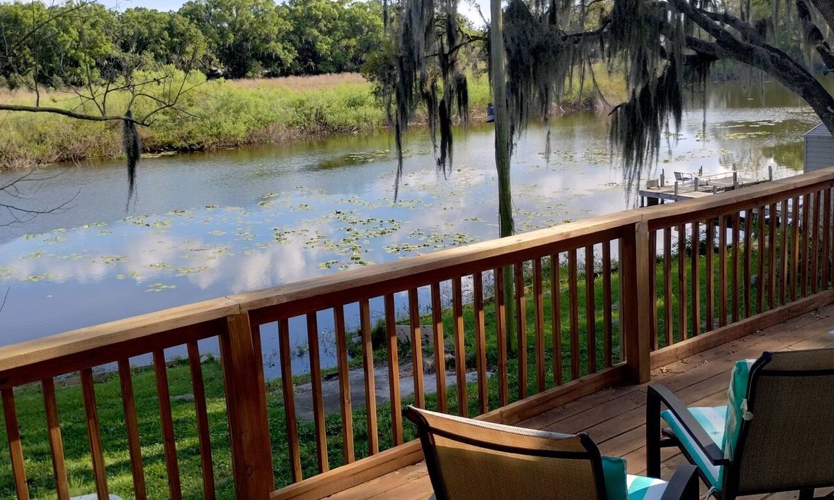 Polk City House | Fisherman's Paradise Quiet Country style Lake Home only 20 miles from Disney!