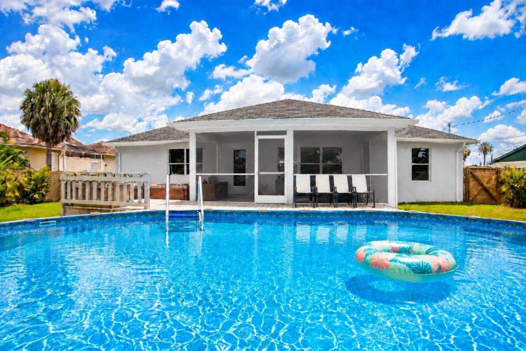 South Venice Villa | Florida Serene Luxury Retreat Pool Spa Oasis