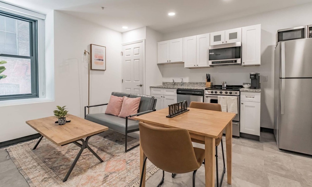 Cultural District Apartment | Frontdesk | Studio Apt close to Pittsburgh Zoo