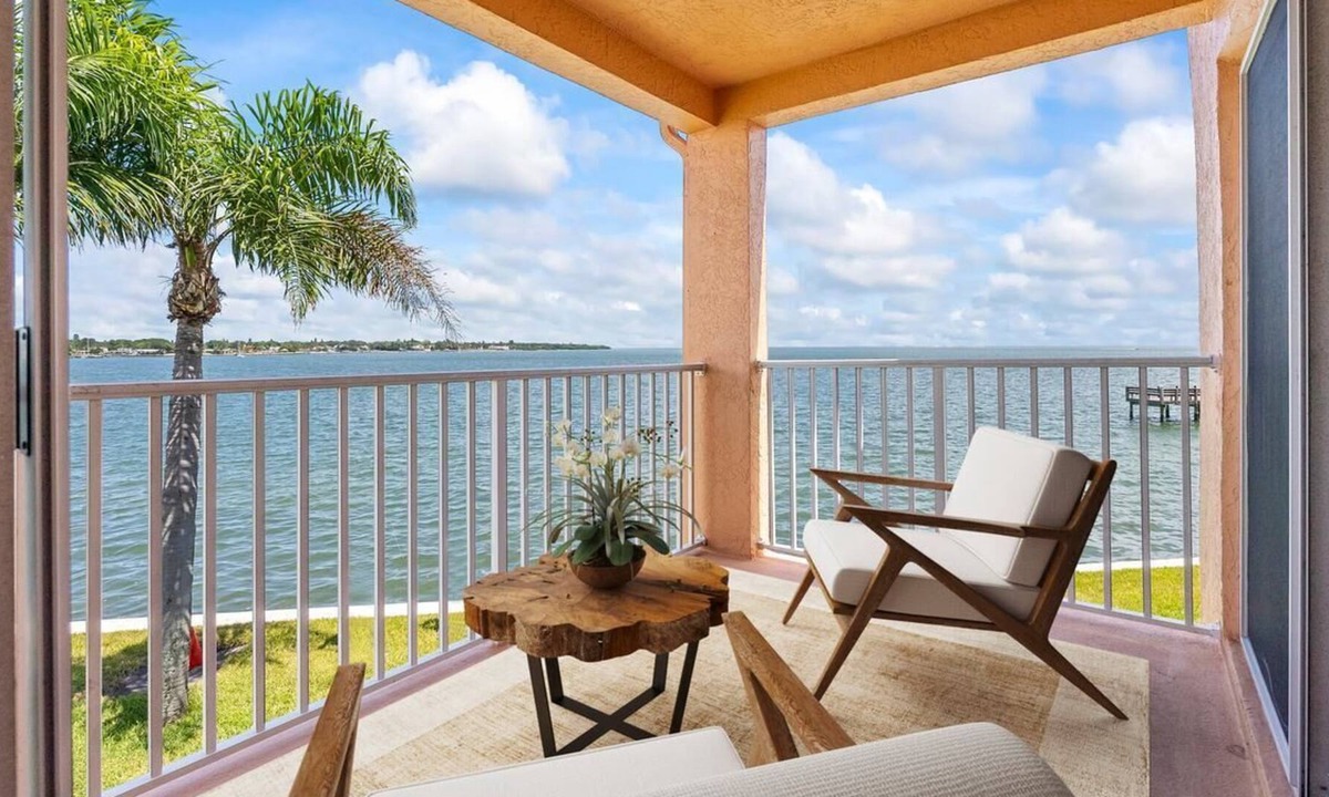 Pinellas Point Condo | Fully-furnished Waterfront Condo ~ Exceptional Views!