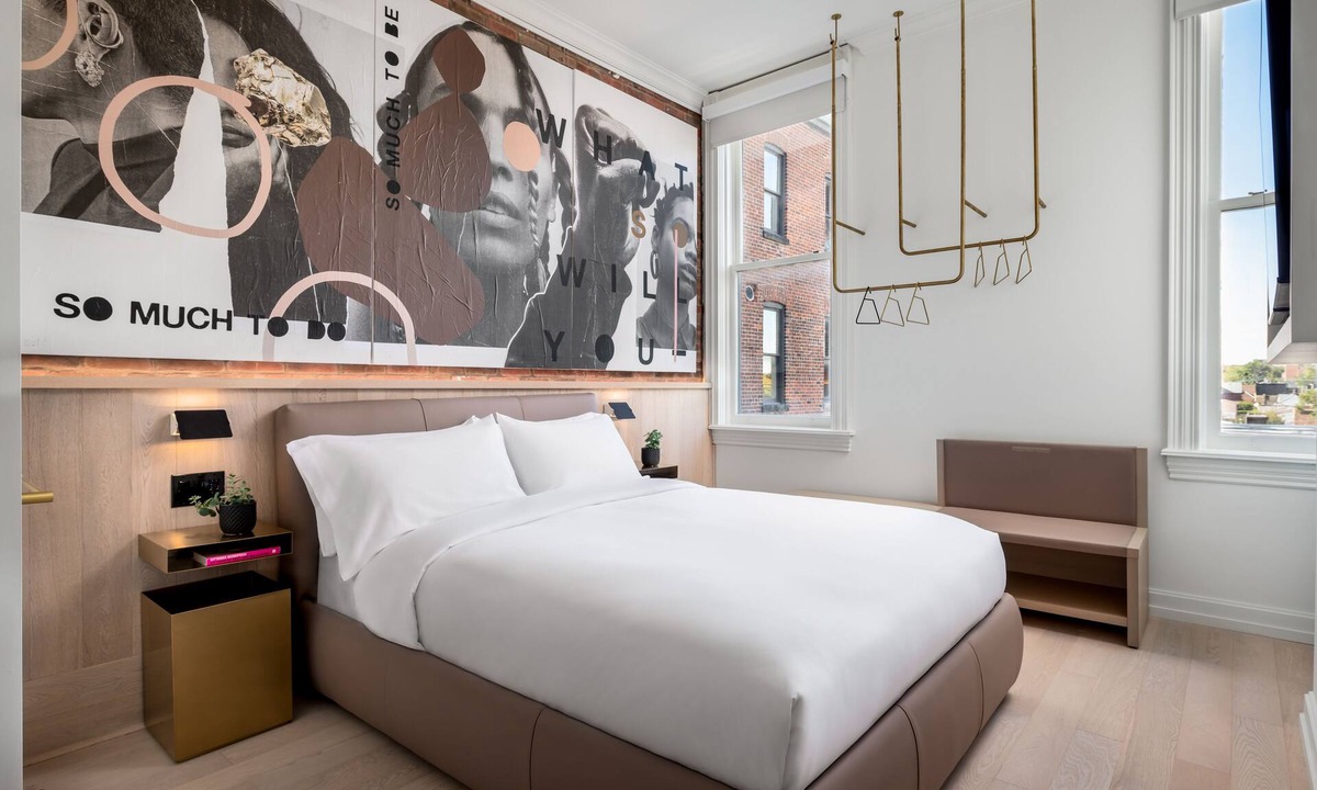 Little Portugal Hotel | Gladstone House