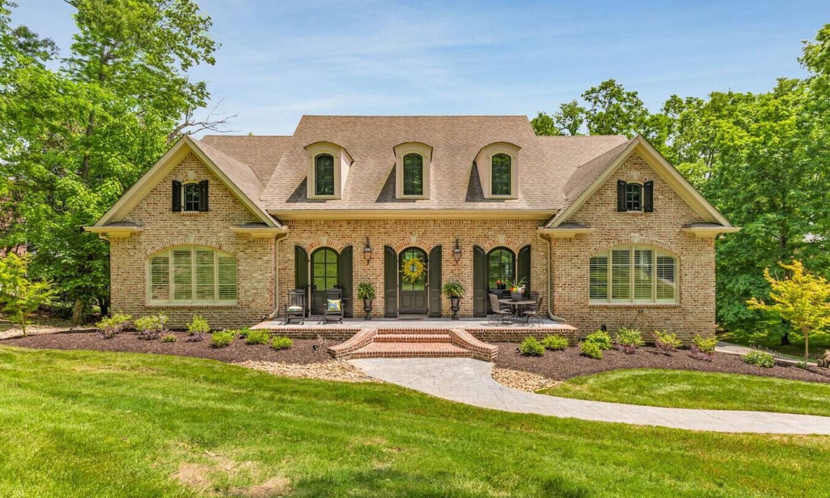 Franklin House | Golf Course View with a Pool, Hot Tub, and Sauna, 5400 SqFt