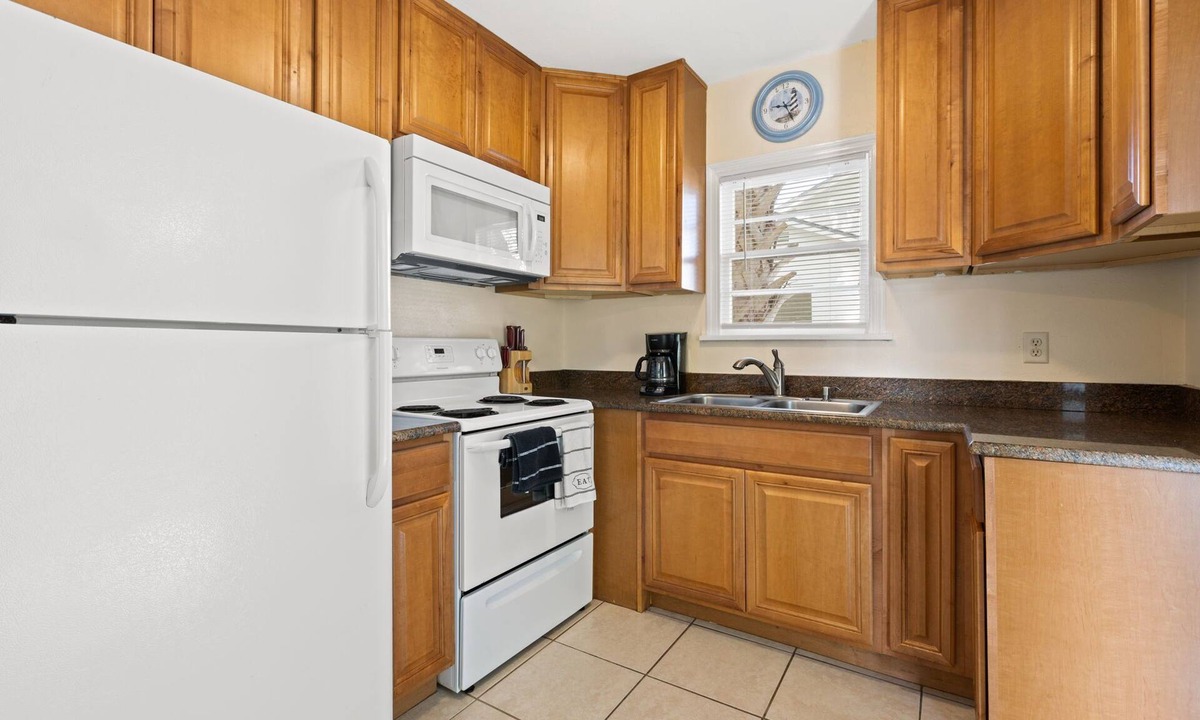 St. Petersburg House | Golfing, Beaches, and Downtown St. Pete., all within 10 minutes away.