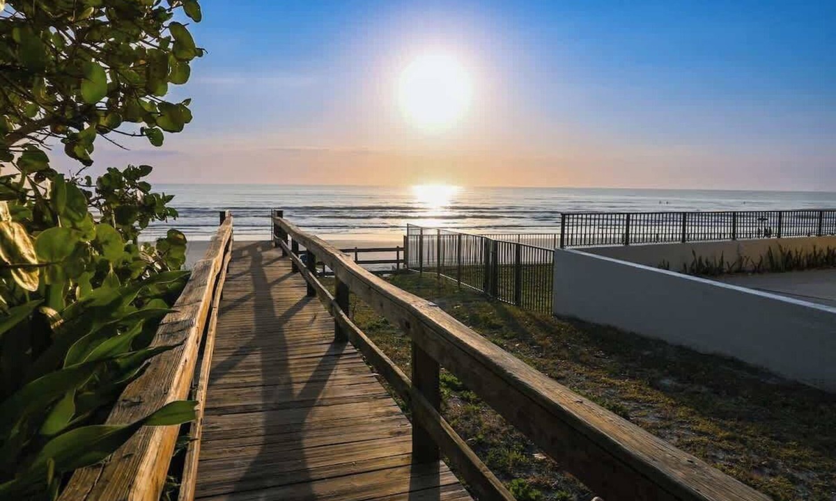 New Smyrna Beach Apartment | Gorgeous Beach Front Condo, Near Flagler Ave - 701