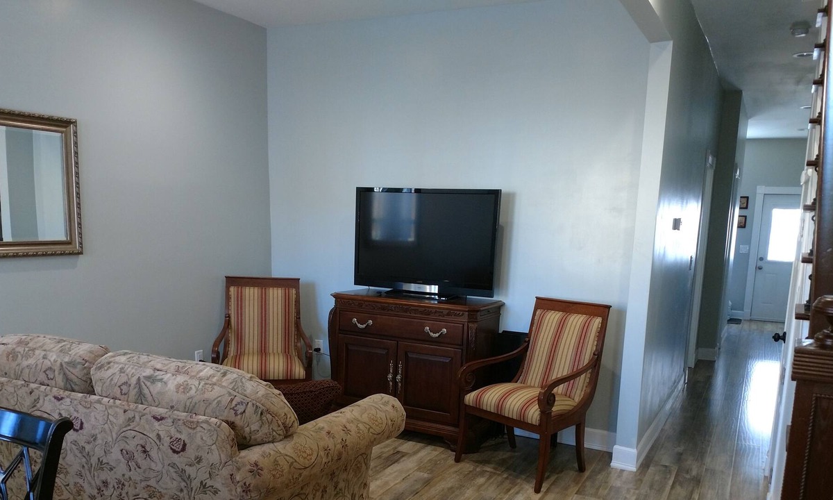 Jersey City House | Gorgeous Entire Home 3min to NYC train! 1parking