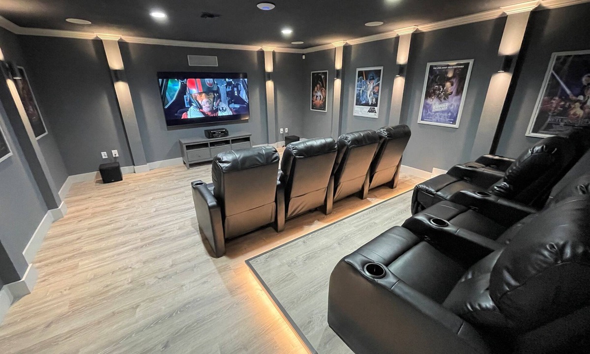West Kissimmee House | Gorgeous Modern 6BR South Facing Private Pool Hot Tub BBQ Theater 2 Miles Disney