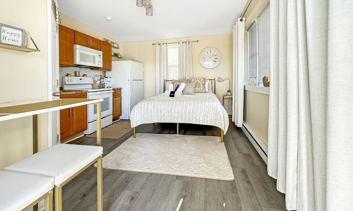 Groton Apartment | Gorgeous Studio