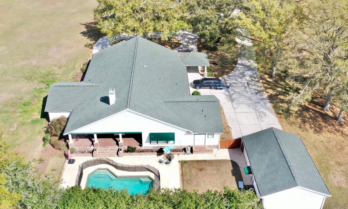 Wesley Chapel House | Grand Farmhouse Stay: 4-BR Retreat on 7.5 Private Acres Near Epperson & Mirada