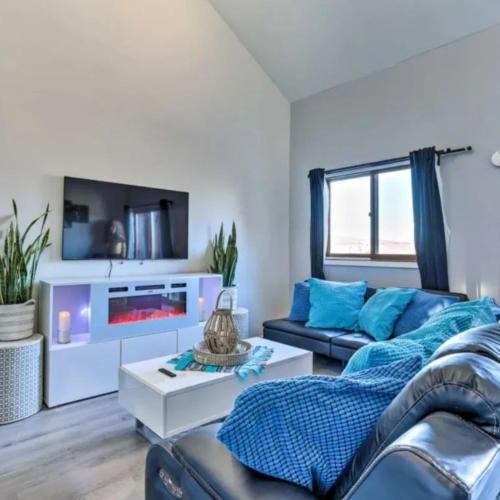 Vernon Apartment | Great Gorge-ous condo