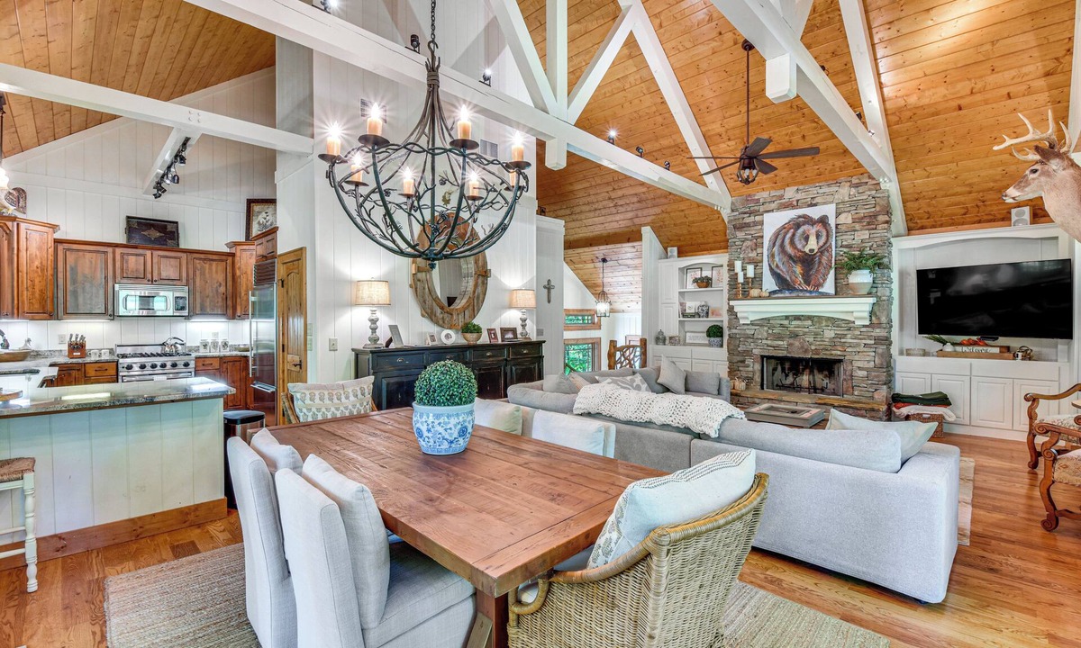 Cullowhee House | Group-Friendly Golf Getaway! 5 Mi to Cashiers