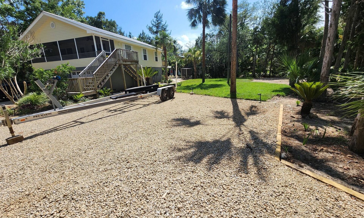 Steinhatchee House | GULF ACCESS home w/dockage, private yard & 2 min walk to eat and stores!