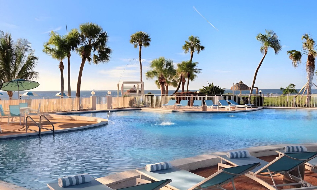 Pinellas Point Hotel | Gulf Coast Retreat | Lounge by Two Pools | Private Beach & Marina Access