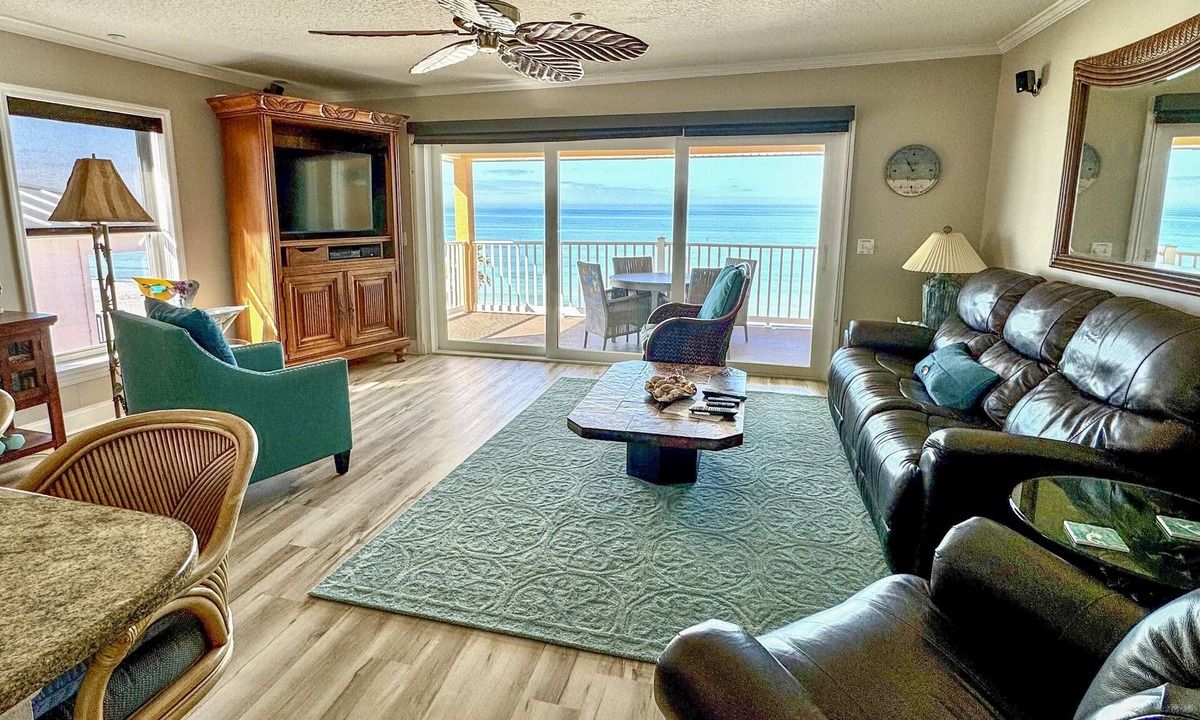 Indian Rocks Beach Condo | Gulf-front condo with amazing water views - steps to the beach